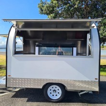 Round food trailer